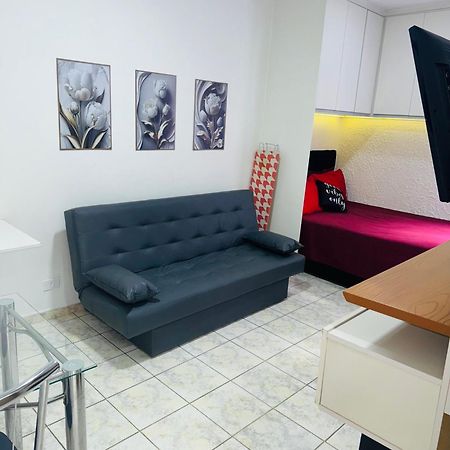 Sala living em prédio Familiar na Av da Praia Santos  Exterior foto