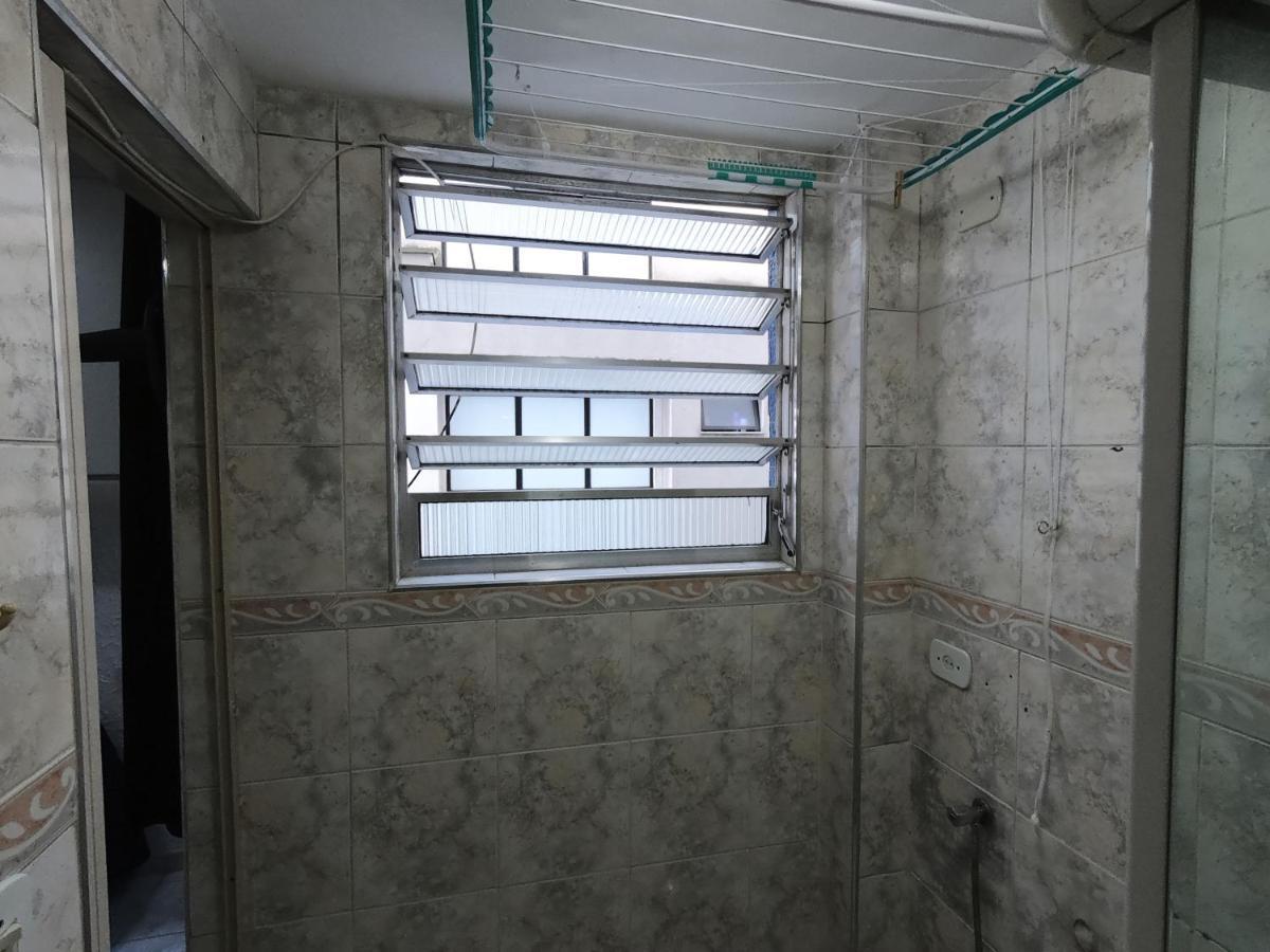 Sala living em prédio Familiar na Av da Praia Santos  Exterior foto