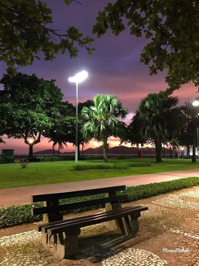 Sala living em prédio Familiar na Av da Praia Santos  Exterior foto